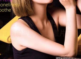 爱尤物 – 谁需要华丽的裙子？尤妮丝用棉袜征服了我的眼睛，免费照片等你来拿！