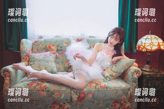 王羽杉 王羽杉更新:在教室度过的一天,让你融入每个角落