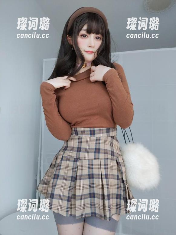 白银81 白银81,每次cos通讯官都在提醒我,场合太重要