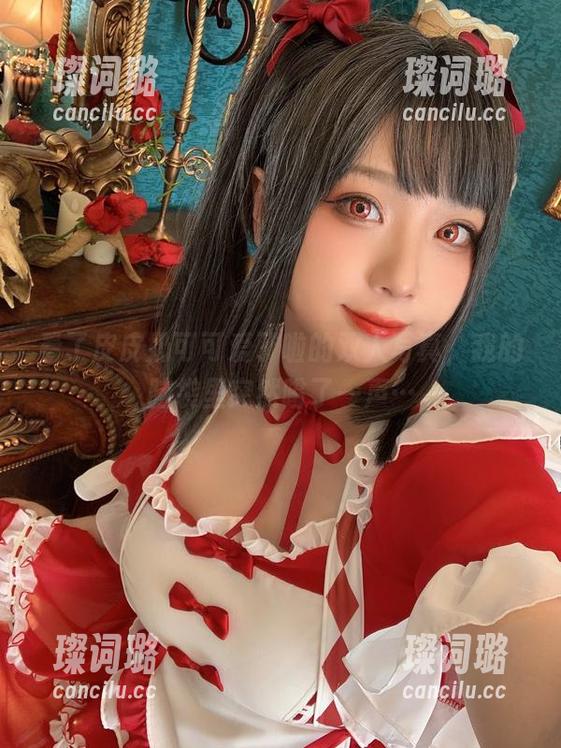 看了皮皮奶可可爱了啦的双人写真，我的脑袋里突然嗡了一声…