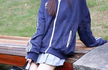 秀人网 – 在“死库水”里逆天自拍，可可芝在线带你飞！