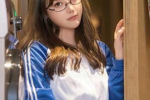 秀人网 – 夏日的私房记，小逗逗在美图里找乐子