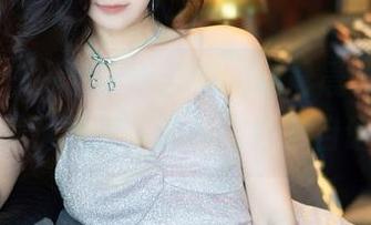 秀人网 – 一卷酸甜苦辣，杨晨晨Yome黑丝美腿图包，边看边自言自语！