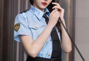秀人网 – 哦，爱酱里的睡衣写真，谁说家里穿不出时尚感？