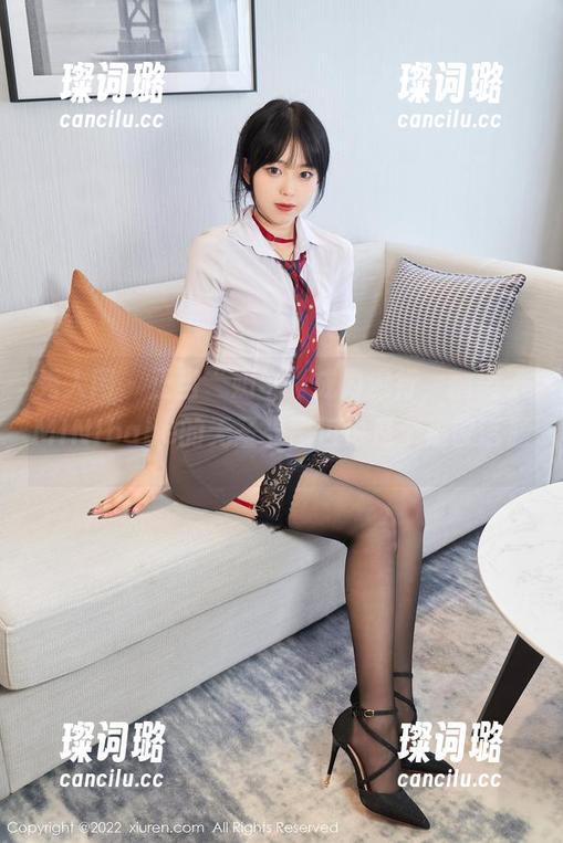秀人网-糯美子MINIbabe 秀人网 - 正当“奶牛”成为流行,糯美子MINIbabe的无圣光图包也是个热议话题。