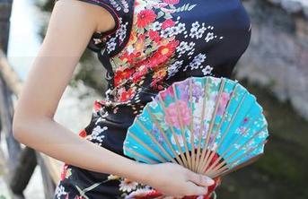 美媛馆 – 李李七七喜喜的空姐日常：全套写真，谁说白色制服不挑人？