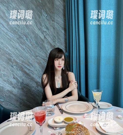腐团儿Ikaros 自拍也算分享?腐团儿Ikaros一枚!美图一溜烟!