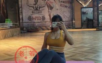 微密圈 – 仔细品味若若老师的高清写真，温柔的光线像条细丝绳，把我的思绪拖到一边。