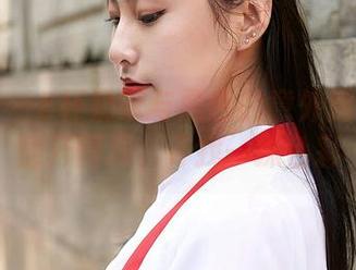 蜜桃社 – E杯奶茶与黑色的意外邂逅——翻开图册，寻找一抹色彩