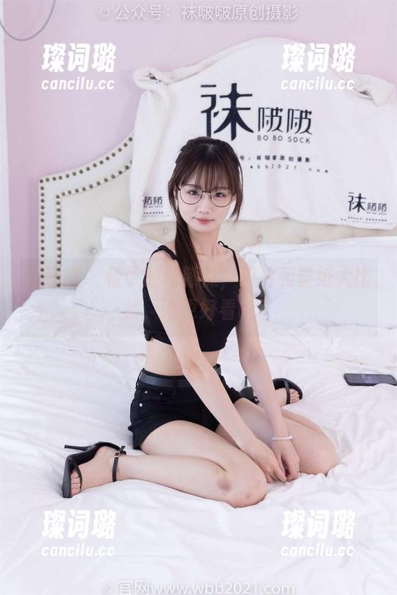 袜啵啵-稚予 袜啵啵 - 稚予的过膝袜,照片和壁纸大比拼,谁更好看呢?