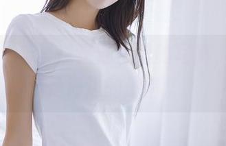 轰趴猫 – 与其说是苏小暖的写真，不如说是海边的迷情。