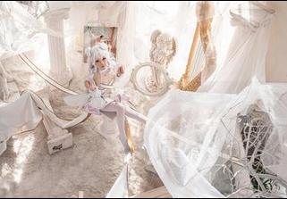 你见过铁打萌萌_moi在浴缸里飘呢？最新写真集，泡澡太有潜力了。