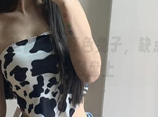 微密圈 – 陈佩奇的红色兔子，缺点一屁股坐在网盘上