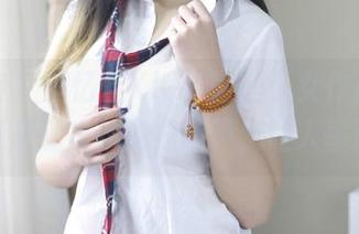 青豆客 – 施忆佳Kitty酱的少女作品，资源像是刚出炉的糖葫芦，让人垂涎！