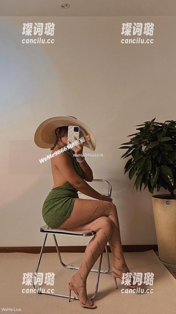 鹿瑶 微密圈 - 精选来了!鹿瑶的油亮写真集,谁说皮肤不能发光!