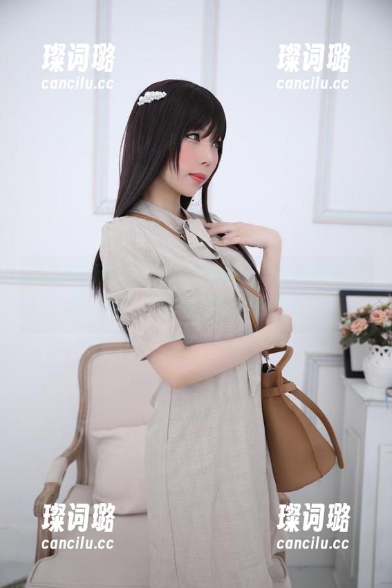 鹿野希 你说鹿野希和白丝图包搭档,怎么看都有点意外,总觉得好奇心在作祟。